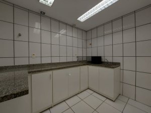 Prédio Comercial com 800m² no bairro Centro Histórico em Porto Alegre para Alugar