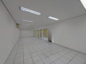 Prédio Comercial com 800m² no bairro Centro Histórico em Porto Alegre para Alugar