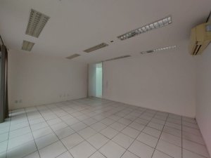 Prédio Comercial com 800m² no bairro Centro Histórico em Porto Alegre para Alugar