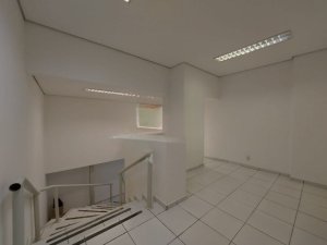 Prédio Comercial com 800m² no bairro Centro Histórico em Porto Alegre para Alugar
