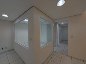 Prédio Comercial com 800m² no bairro Centro Histórico em Porto Alegre para Alugar