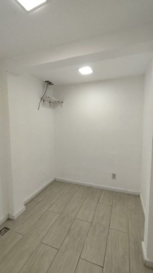 Loja com 160m² no bairro Cristo Redentor em Porto Alegre para Alugar