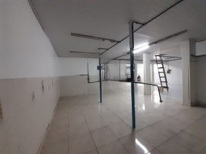 Loja com 110m² no bairro Cristo Redentor em Porto Alegre para Alugar