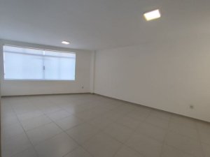 Loja com 982m² no bairro Floresta em Porto Alegre para Alugar