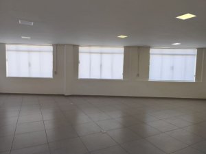 Loja com 982m² no bairro Floresta em Porto Alegre para Alugar