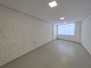 Loja com 982m² no bairro Floresta em Porto Alegre para Alugar