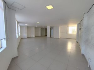 Loja com 982m² no bairro Floresta em Porto Alegre para Alugar