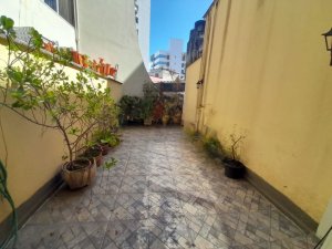 Loja com 132m² no bairro Floresta em Porto Alegre para Alugar