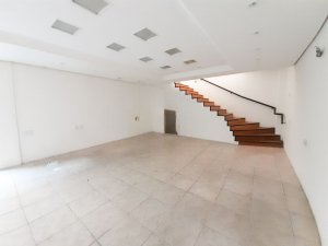 Loja com 232m² no bairro Floresta em Porto Alegre para Alugar