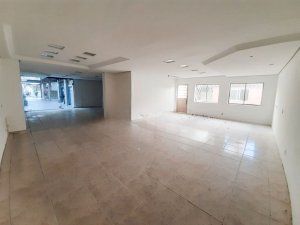 Loja com 232m² no bairro Floresta em Porto Alegre para Alugar