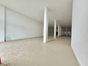 Loja com 351m² no bairro Hípica em Porto Alegre para Alugar