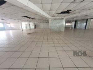 Loja com 1.009m² no bairro Jardim Lindóia em Porto Alegre para Alugar