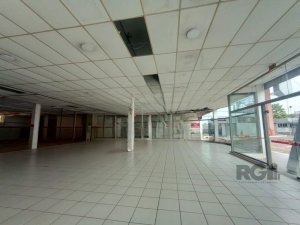 Loja com 1.009m² no bairro Jardim Lindóia em Porto Alegre para Alugar