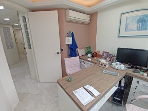 Salas/Conjuntos com 150m² no bairro Moinhos de Vento em Porto Alegre para Alugar