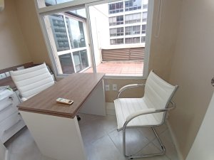 Salas/Conjuntos com 150m² no bairro Moinhos de Vento em Porto Alegre para Alugar