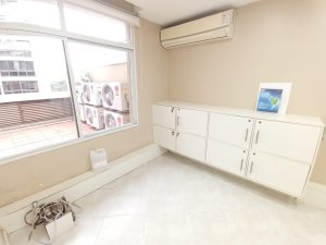 Salas/Conjuntos com 150m² no bairro Moinhos de Vento em Porto Alegre para Alugar