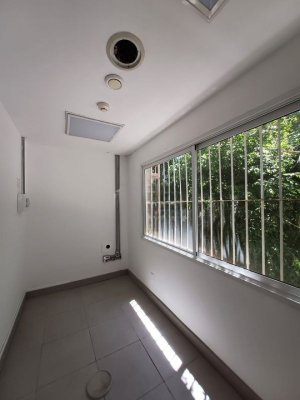 Loja com 882m² no bairro Moinhos de Vento em Porto Alegre para Alugar