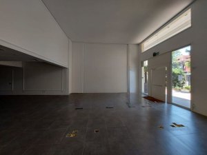 Loja com 374m² no bairro Moinhos de Vento em Porto Alegre para Alugar