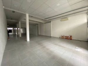 Loja com 382m² no bairro Navegantes em Porto Alegre para Alugar