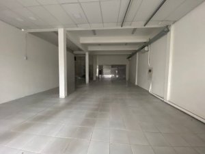 Loja com 382m² no bairro Navegantes em Porto Alegre para Alugar