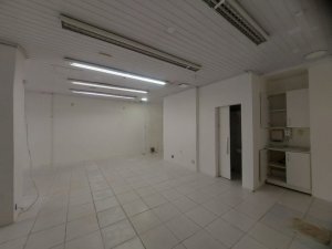 Loja com 70m² no bairro Praia de Belas em Porto Alegre para Alugar