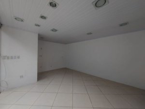 Loja com 30m² no bairro Passo da Areia em Porto Alegre para Alugar