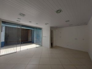 Loja com 30m² no bairro Passo da Areia em Porto Alegre para Alugar
