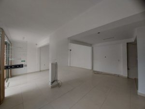 Loja com 120m² no bairro Praia de Belas em Porto Alegre para Alugar