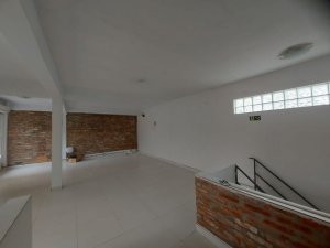 Loja com 120m² no bairro Praia de Belas em Porto Alegre para Alugar
