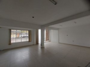 Loja com 120m² no bairro Praia de Belas em Porto Alegre para Alugar