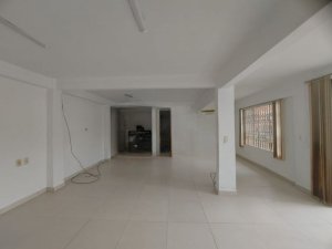 Loja com 120m² no bairro Praia de Belas em Porto Alegre para Alugar