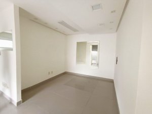 Loja com 30m² no bairro Praia de Belas em Porto Alegre para Alugar