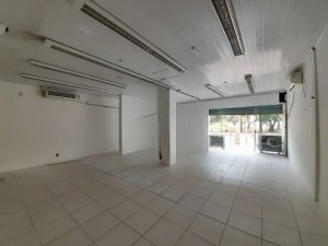 Loja com 40m² no bairro Praia de Belas em Porto Alegre para Alugar