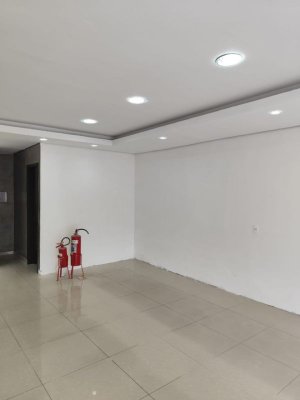 Loja com 80m² no bairro Rio Branco em Porto Alegre para Alugar