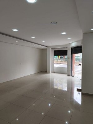 Loja com 80m² no bairro Rio Branco em Porto Alegre para Alugar