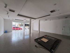 Loja com 98m² no bairro São Geraldo em Porto Alegre para Alugar