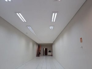 Loja com 100m² no bairro Cristo Redentor em Porto Alegre para Alugar