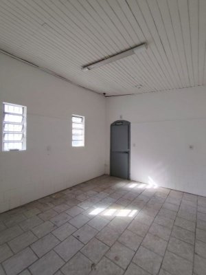 Loja com 200m² no bairro Navegantes em Porto Alegre para Alugar