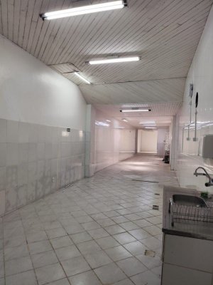 Loja com 200m² no bairro Navegantes em Porto Alegre para Alugar
