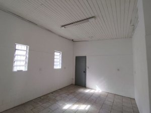 Loja com 200m² no bairro Navegantes em Porto Alegre para Alugar