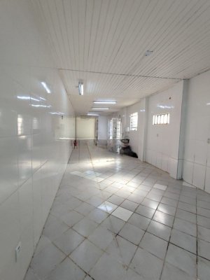 Loja com 200m² no bairro Navegantes em Porto Alegre para Alugar