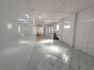 Loja com 200m² no bairro Navegantes em Porto Alegre para Alugar