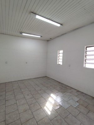 Loja com 200m² no bairro Navegantes em Porto Alegre para Alugar