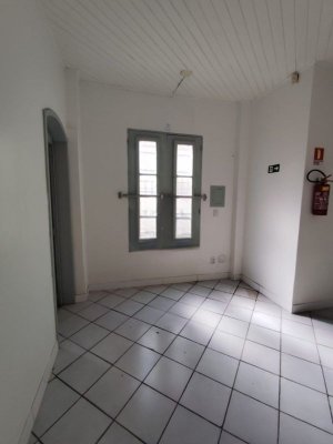 Loja com 200m² no bairro Navegantes em Porto Alegre para Alugar