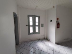 Loja com 200m² no bairro Navegantes em Porto Alegre para Alugar