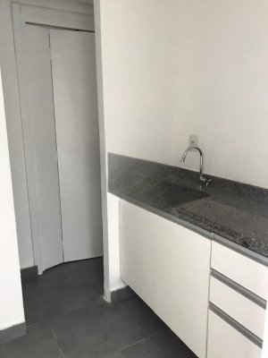 Loja com 212m² no bairro Cristo Redentor em Porto Alegre para Alugar