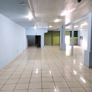 Loja com 341m² no bairro Passo da Areia em Porto Alegre para Alugar