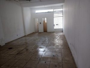 Loja com 295m² no bairro São João em Porto Alegre para Alugar