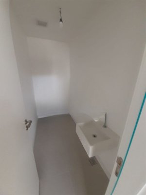 Loja com 60m² no bairro São João em Porto Alegre para Alugar