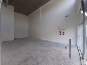 Loja com 60m² no bairro São João em Porto Alegre para Alugar